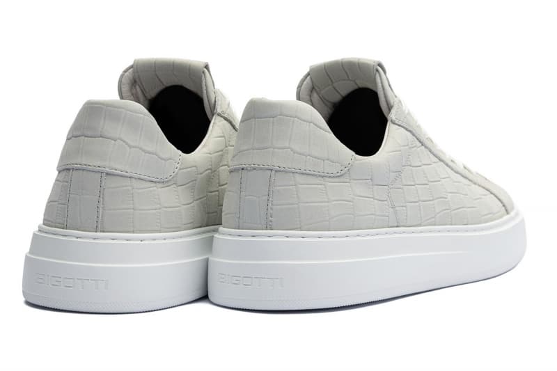 Grey natural leather sneakers